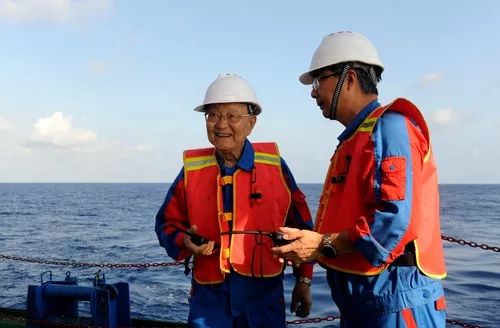 82岁院士南海下潜超8小时，获重要发现
