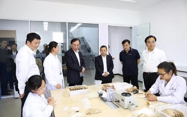 武船集团与青岛市李沧区签署战略合作协议