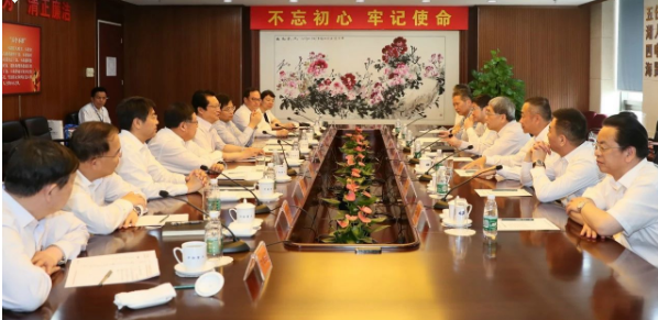 中船集团与中船重工高层举行会谈