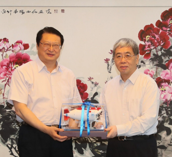 中船集团与中船重工高层举行会谈
