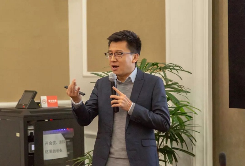 耳朵里的博物馆创始人，青少年博物馆公共教育推广人张鹏做题为《青少年研学旅行的思考和实践》的主题发言