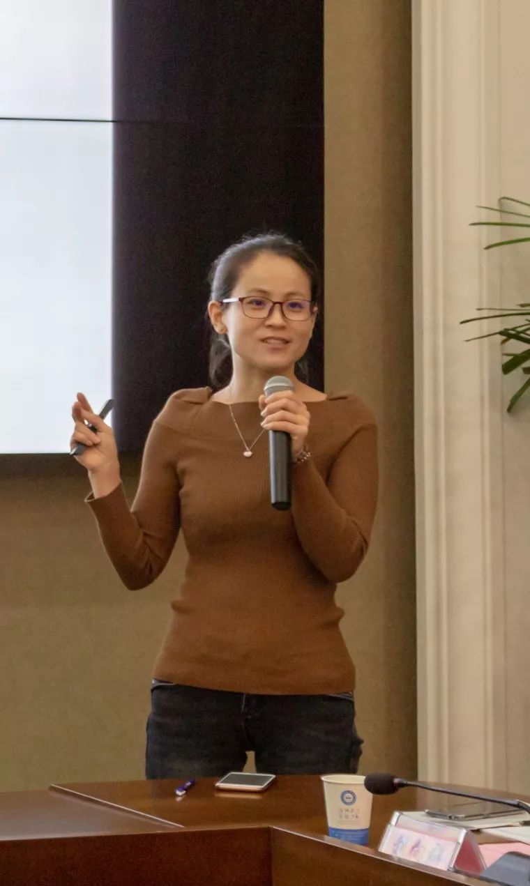 明德未来联合创始人、明德未来一体两翼战略板块运营总经理蔡美玉做题为《关于我们正在付诸热情的这些事》的主题发言