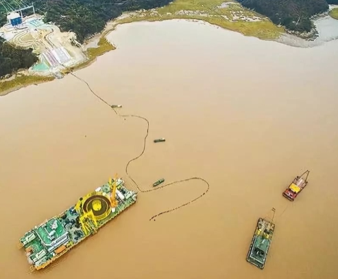 世界首个500千伏海缆主缆“安家”东海