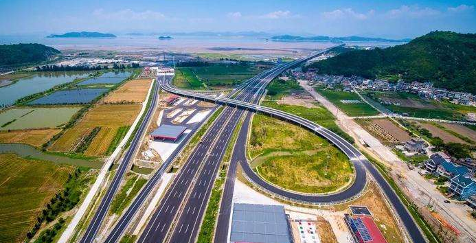 浙江沿海高速公路实现全线通车