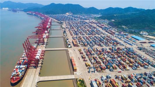 宁波舟山港1至4月海铁联运及汽车滚装业务增长迅猛