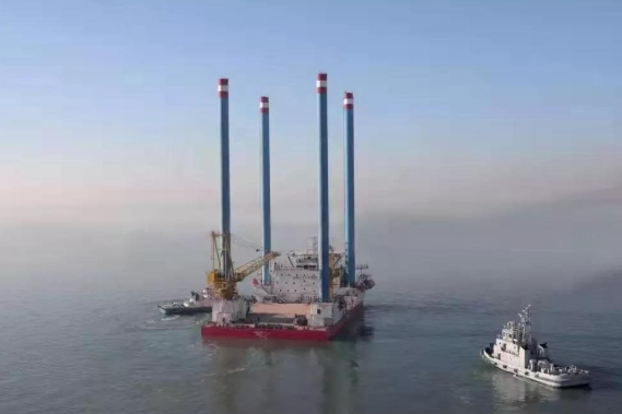 渤船重工90米自升助航式作业平台圆满交付